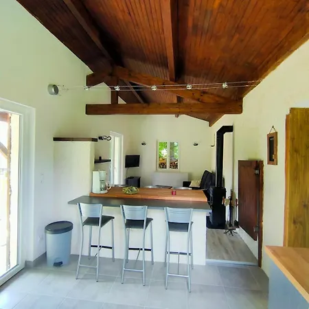 Holiday home Reveil Au Chant Des Oiseaux Chalain-le-Comtal